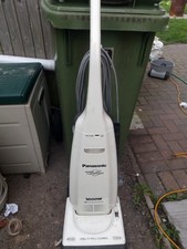 Panasonic MC-E468 1600W White Super Lightweight Bagged Vacuum Cleaner Upright