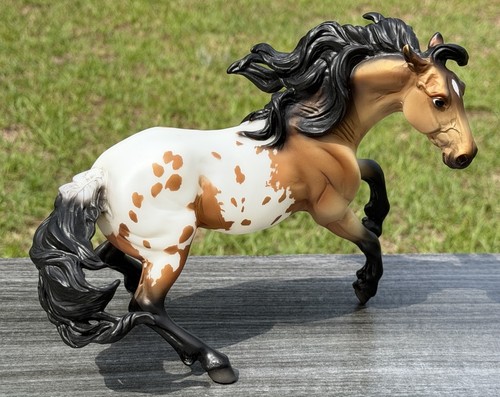 Breyer horse toro nokota - horse,