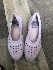 Think ballerina shoes Size 5