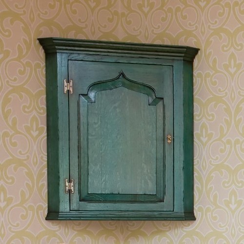 Traditional style green - traditional,
