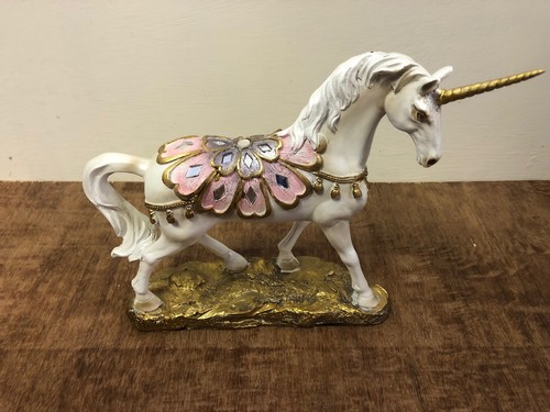 Large standing white unicorn - standing,