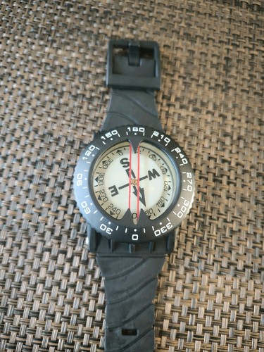 Scuba compass wrist - wrist, mounted