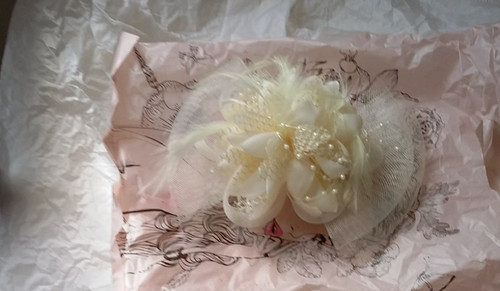 Ladies hair fascinator - fascinator, cream