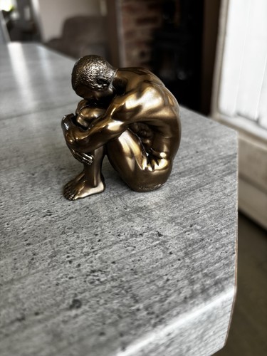 2005 sitting bronze casting - sitting,