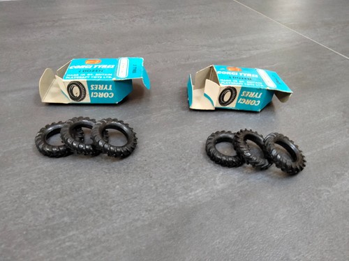 Corgi tyres 1454 - 2,