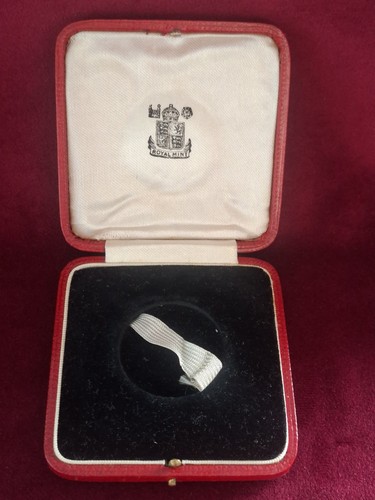 Royal mint medal - royal,