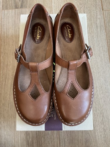 Clarks artisan tan leather - tan,