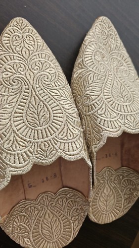 Moroccan babouche leather