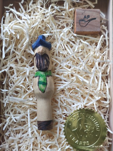 Face man pipes tobacco tamper - pipes,