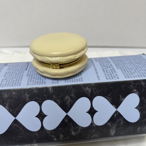 Mini yellow macaron - mini,