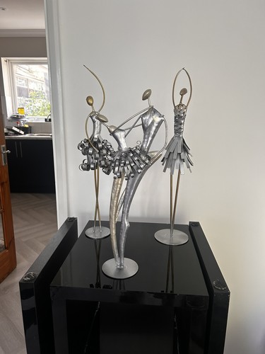 Metal ballet dancers - ballet,