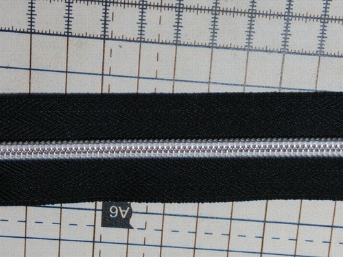 Continuous zip chain - chain, with