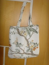 NEW  HANDMADE LAURA ASHLEY CREAM FLORENTINE  PRINT LINEN 15in Tote bag OPEN