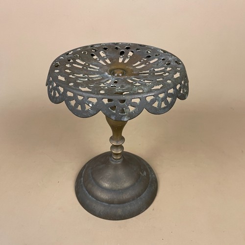 Brass trivet plant - plant, stand