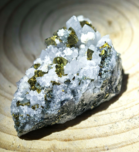 Spectacular quartz golden - spectacular,