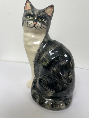 Hand painted ceramic cat - hand‑painted,