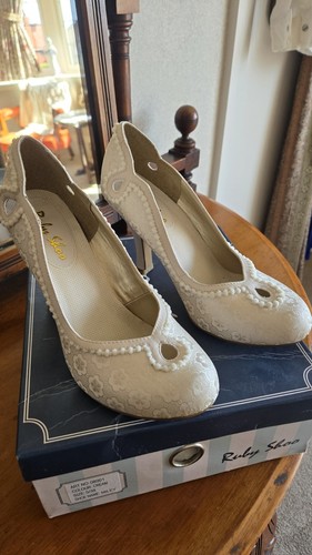 Ruby shoo unworn - shoo, 5