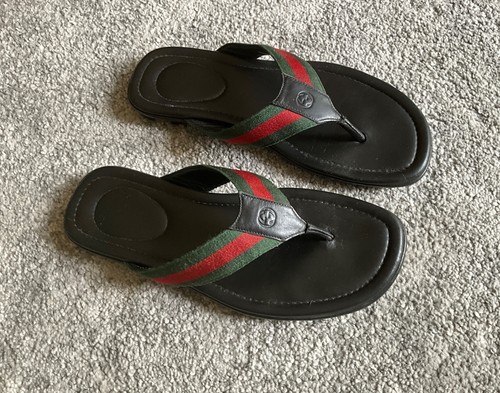 Gucci leather flip flops
