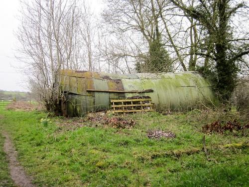 Photo 6x4 old nissen hut - photo, near