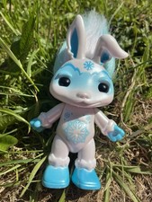 Large Snowflake The Snow Bunny Zelf Figure 