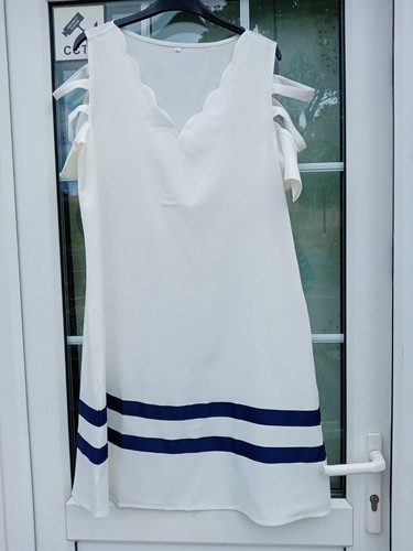 Women stripe print - print, scalloped