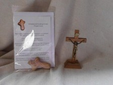 OLIVEWOOD HOLDING CROSS & PRAYER CARD + SMALL ALTAR CRUCIFIX