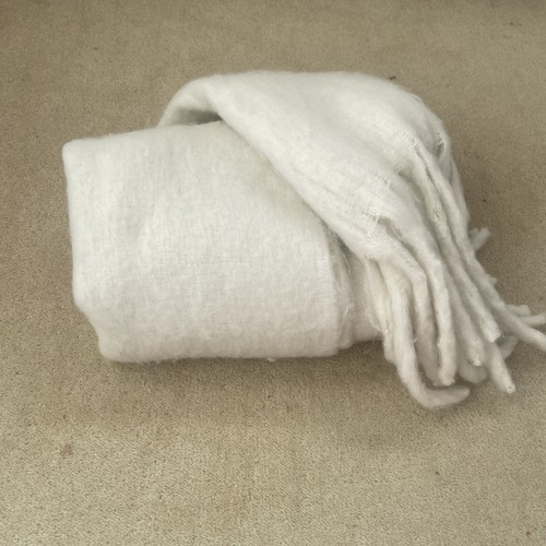 Thick white cream woolly - thick, white/cream