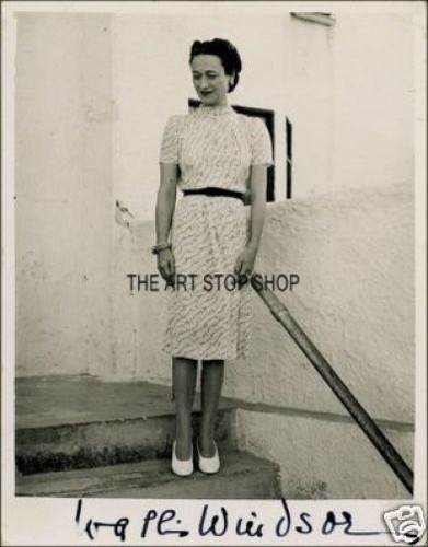 Duchess windsor signed - windsor,