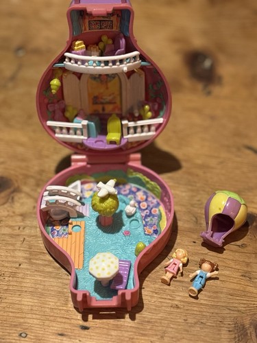 Polly pocket and away - polly,