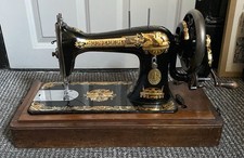 Antique Singer ‘Sphinx’