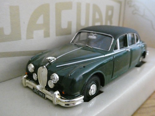 Corgi lledo vanguards jaguar - lledo,