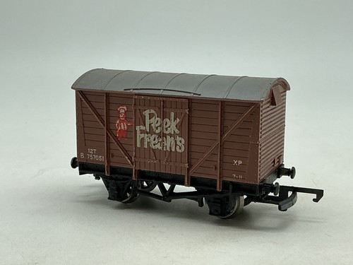 B5692 wrenn brown peek freans - b5692,