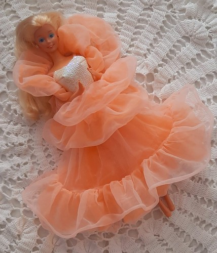 Barbie superstar peaches and - peaches,