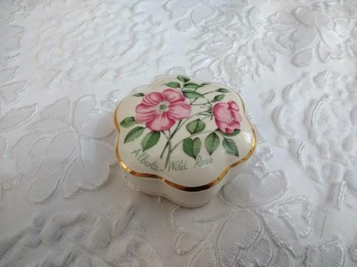 Vintage trinket box - vintage,