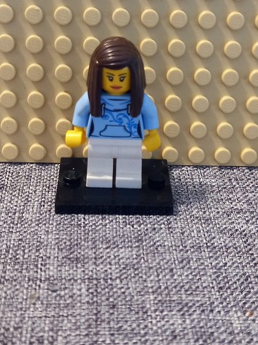 Lego minifigure female - minifigure, pizza