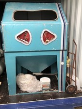 Sand blasting cabinet, dust extractor, hydrovane compressor, cleans metal/glass