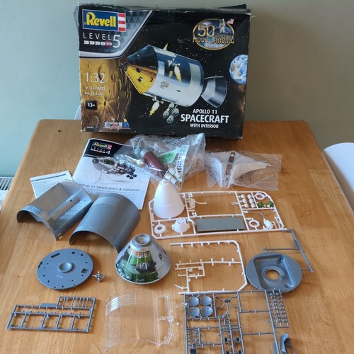 Revell 03703 apollo 11 - 1:32,