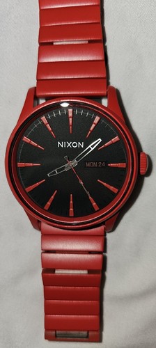Nixon star wars red - star,