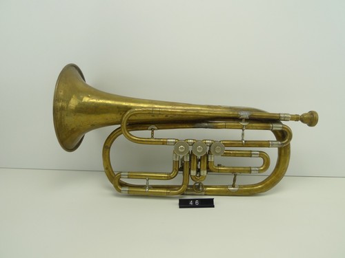 Old oval flugelhorn cow horn - old,