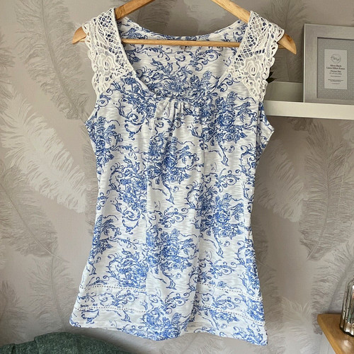 Per una white - blue, floral