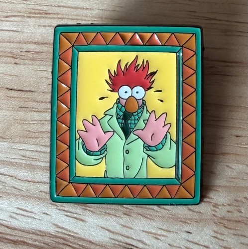 Disney mystery pin box - box, lunch