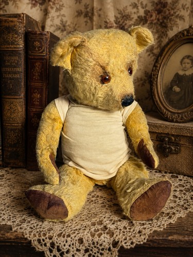 Handsome vintage well - handsome,