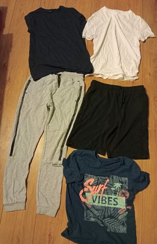 Boys clothes bundle - age,