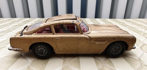 Corgi 261 james - corgi, gold