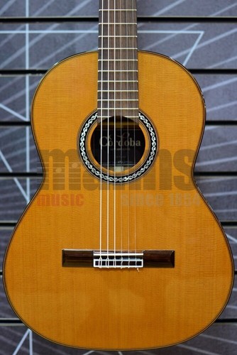 Cordoba luthier parlour - cordoba,