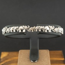 (AGJ) 18ct White Gold 7.75