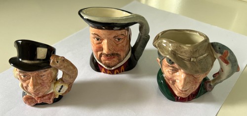Royal doulton small toby - doulton,