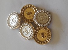 Chanel Button Set of 5 Size 23 mm Round, Gold, White Pearl ,  Metal
