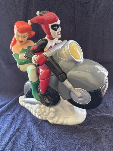 Harley quinn poison ivy on - harley,