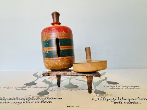 Spinning tops wood - wood., japanese